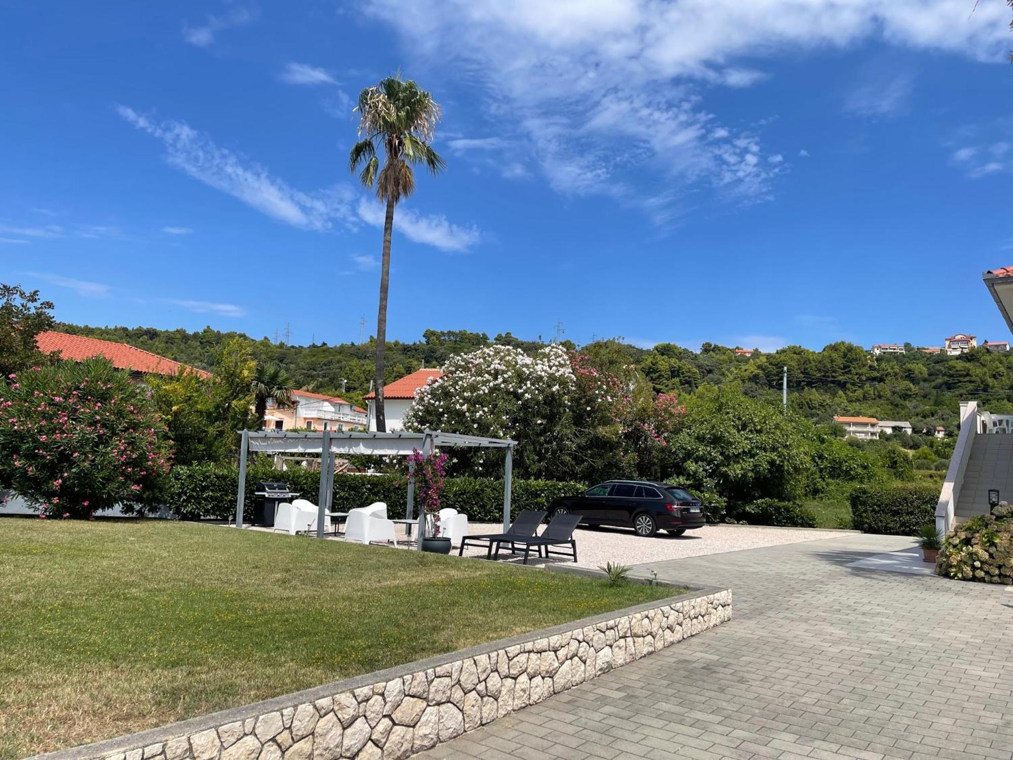 Rab Island Apartmets - Palit Rab Town Exterior photo